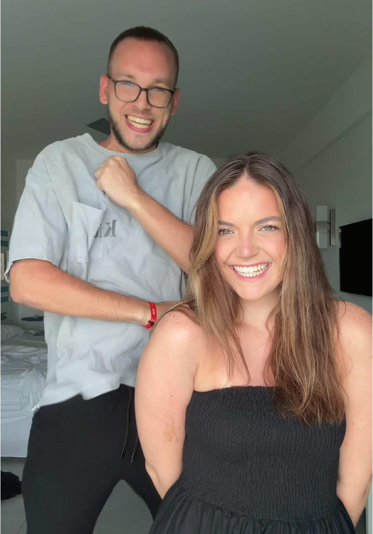 BONITA 🤭  #vacation #husband #husbandwife #husbandandwife #husbandwifecomedy #wifelife @Elvis #couple #couplesoftiktok @Commense 