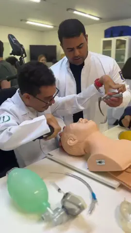 @murilosiqueira1703 Os planos de Deus são muitos maiores do que os dos homens. O mundo diz não, mas não importa. Eu sei exatamente onde vou chegar e do que sou capaz, porque Deus tem uma promessa para mim.  E os capacitista de plantão, podem comentar a vontade, só faz engajar mais o meu vídeo… mas um conselho: Não percam seu tempo. Invés disso. Vão estudar que é mais produtivo. Porque eu estou onde estou hoje, porque eu estudo muito. Já sou biomédico e mestre. #primeirobiomedicocomparalisiacerebraldobrasil #academicodemedicinacomparalisiacerebral #fyp #academicodemedicinapcd #academicodemedicinacadeirante #medicina #neurologia #neurociencia #MissãoDeVida #paralisiscerebral #intubacao #primeirossocorros 