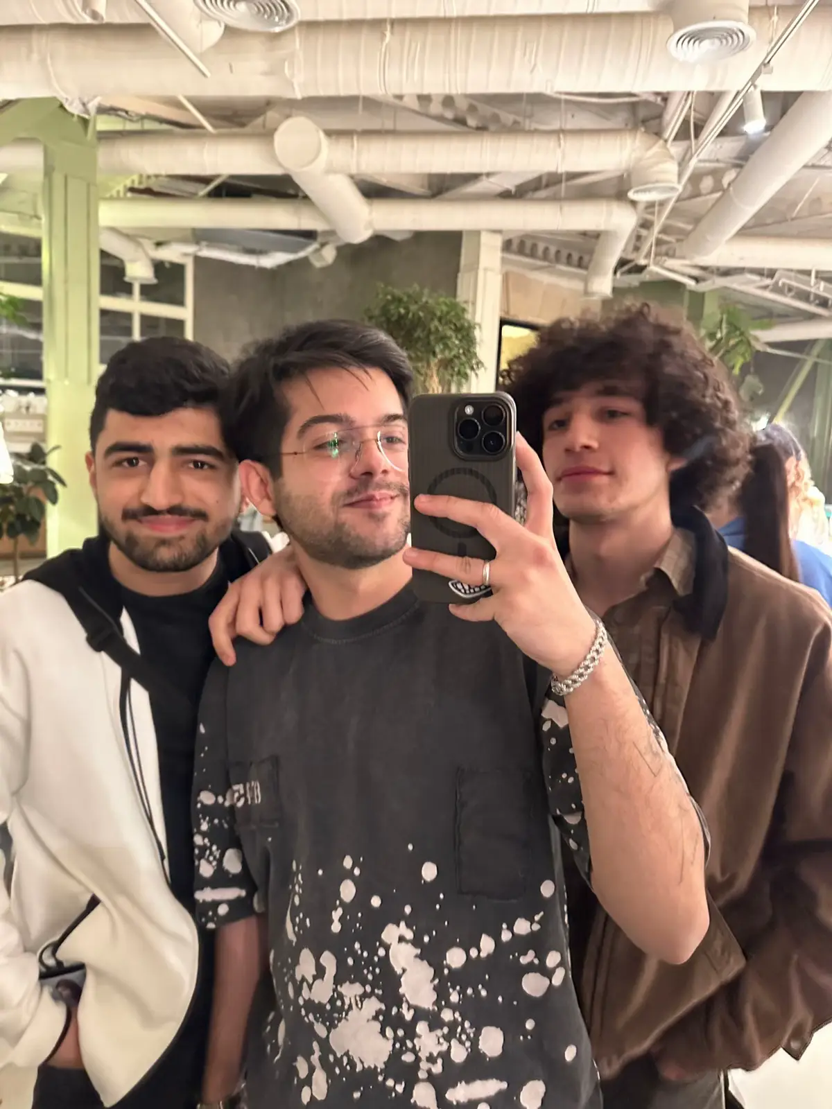 ولی تنهاییمونننن>>>>