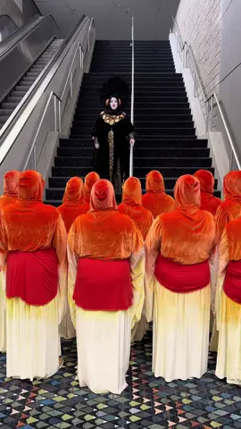 Shenanigans with the girls  @Myri_Jean @Holly Hanners @Aay’han @The Olive @Asteroid @Britta V @explodingalice @Novice Cosplay @Red/Lime #starwars #momocon #padmeamidala #padme #cosplay #womenofstarwars #thephantommenace 