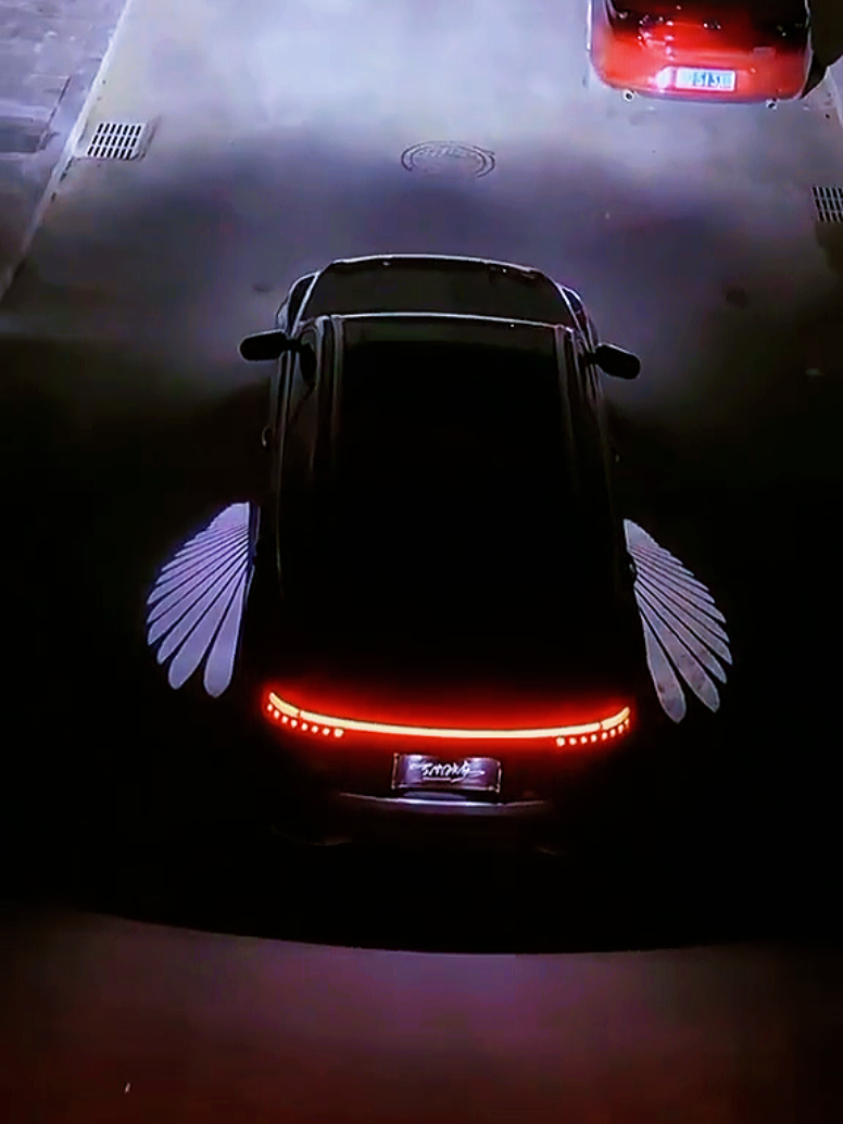 ليد الجناح للسيارات حوّل عربيتك لتحفة فنية! مع ليد مرآة السيارة بتصميم جناح، ضيف لمسة شياكة وفخامة لعربيتك، وخلّي كل الناس تبص عليها. 