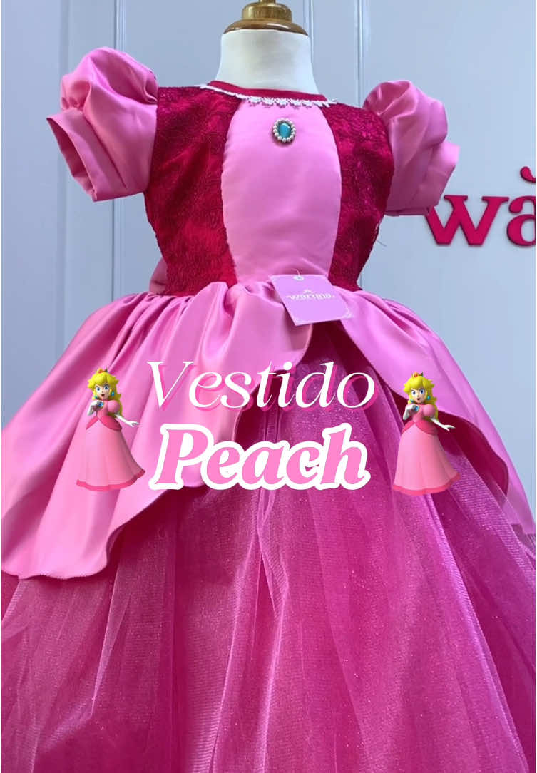 Tu pequeña será la princesa Peach más adorable con este vestido de ensueño 💫👑   Model: @Cataleya01 💖 #vestidostematicos #princesspeach #peaches #vestidoslindos #mamitasdetiktok #niñas #gamarraperu 