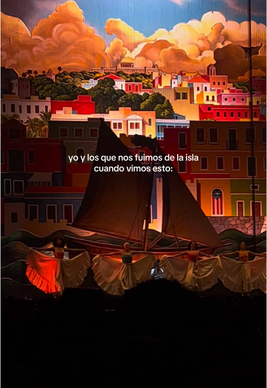 Rauw tocó el corazón de muchas personas esta noche, gracias por representar a Puerto Rico #PR #raleigh #parati #cosanuestratour #rauwalejandro #fyp #puertorico 