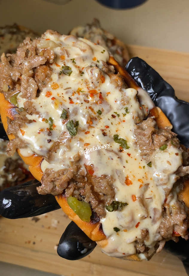 Easy Cheesesteak Sub🤎 #cheesesteak #cheesesteaksandwich #phillycheesesteak #blackfoodie #homecookedmeal 