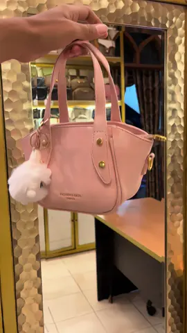 Kapan lagi dapat tas semurah gini mana aslinya cakep banget lagi  #shoulderbagwanita #handbagwanita #tasselempangwanita #taswanitaelegan 