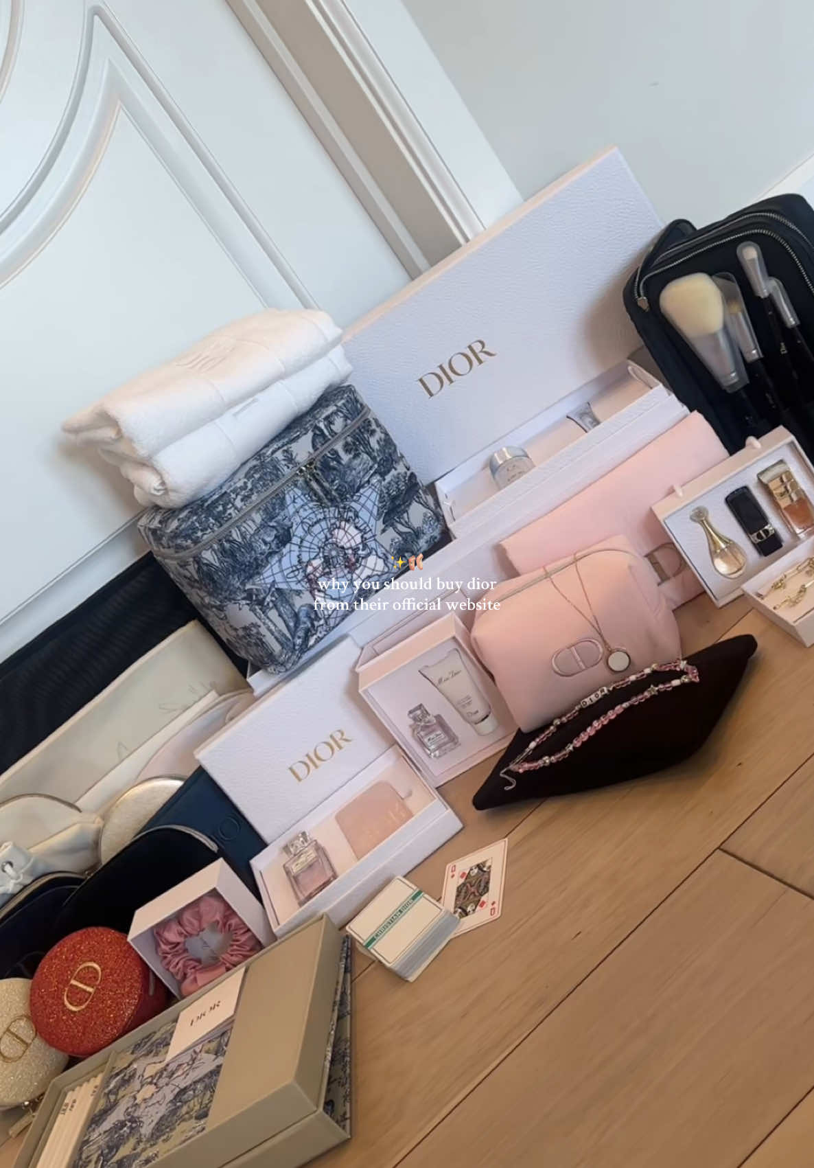 we love dior🤭 @Diorbeauty #dior #diorbeauty #diorbeautylovers #diormakeup #diorbag #diorpromocode #diorgifts #diorblush #diorloyaltyprogram #unboxing #diorlipoil #makeup #makeuptips #MakeupRoutine #fyp #fypシ #fypシ゚viral #viral #trending #order #ordernow 