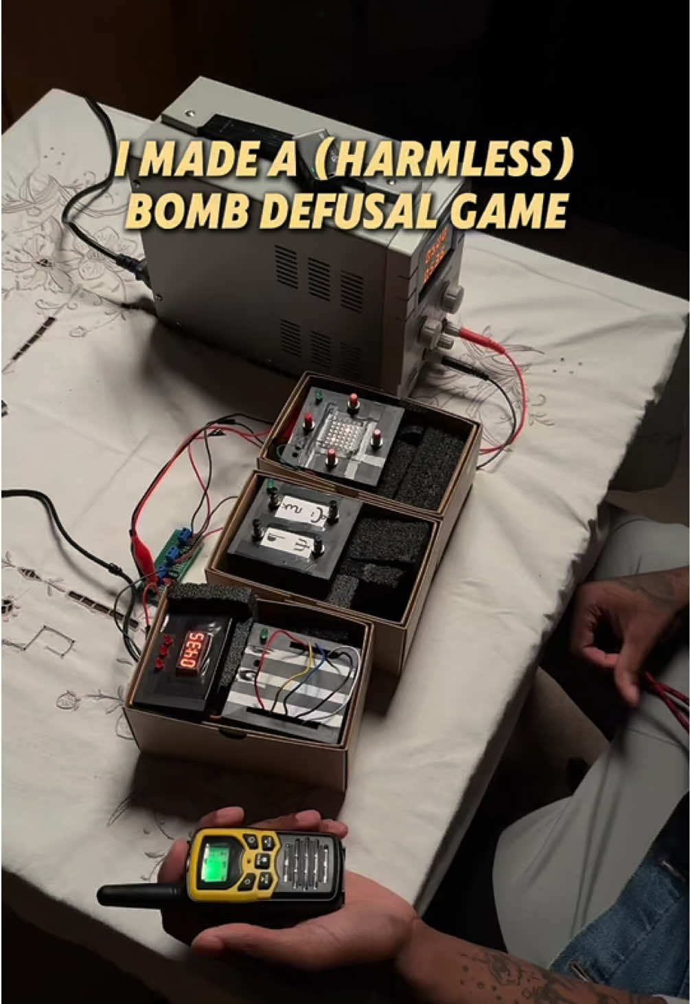 KTANE IRL: a (harmless) defusal game! #ktane #keeptalkingandnobodyexplodes #diygames #diyelectronics 