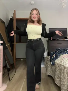 I’m sorry 🤷‍♀️🤷‍♀️  Bodysuit from @OQQ US @O QQ  #oqq #oqqbodysuit #fyp #tiktokshop #bbl 