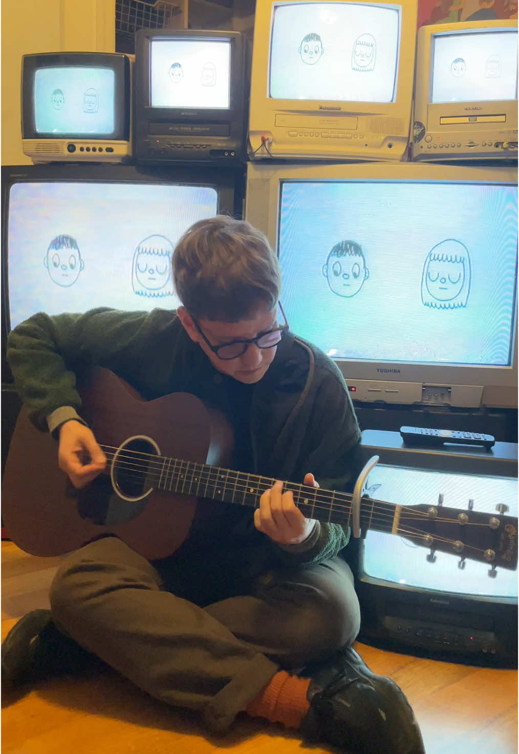 Music and animation by me 🥰 #indiemusic #animation #vhs #analog #emo #folk 