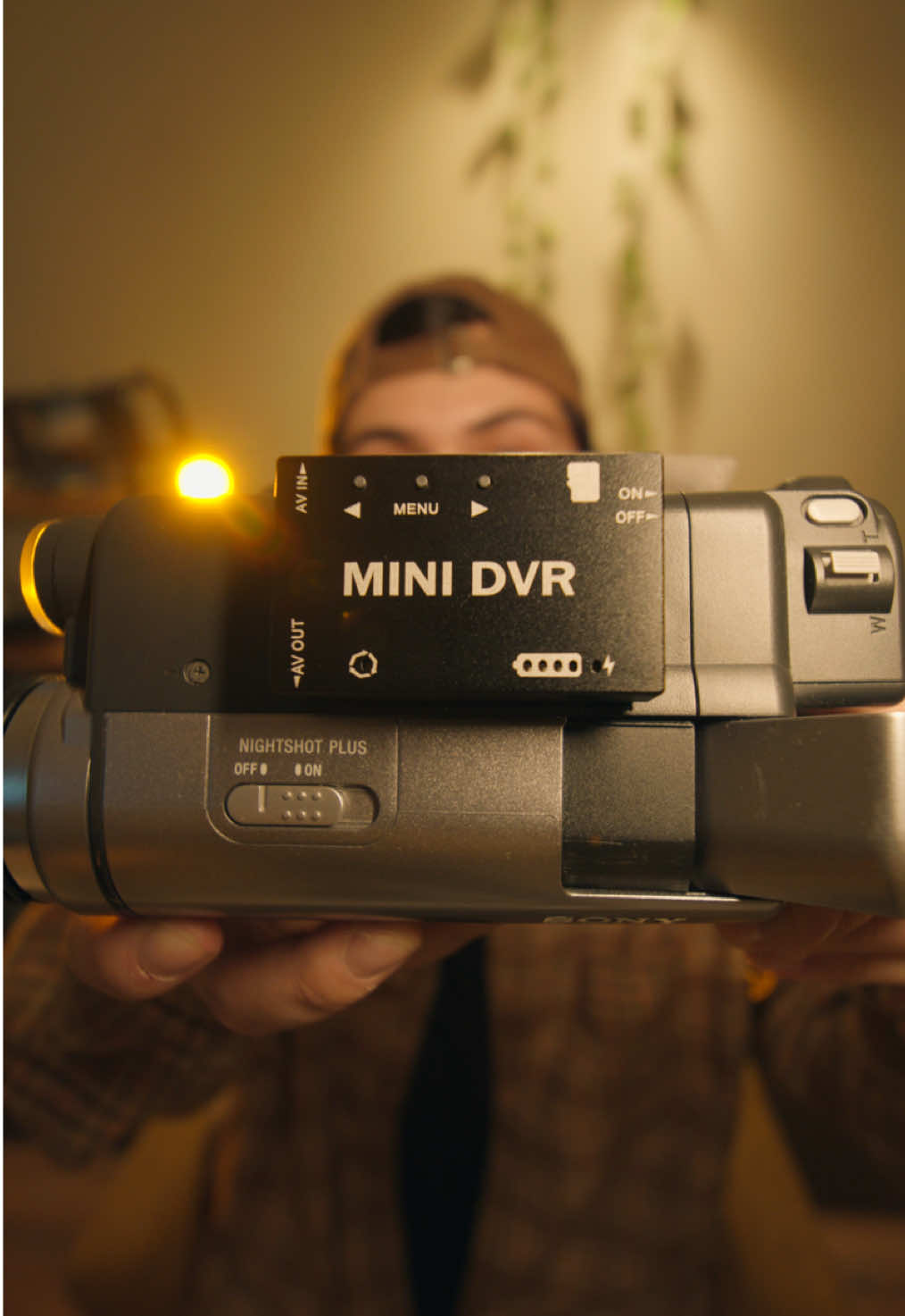 Hice que una Handycam del 2005 grabe directo a microSD. Con un DVR barato, soldadura y paciencia.📼🔧 #handycam #retrotech #diyvideo #filmmaker #aliexpresshack #fyp #paratii 