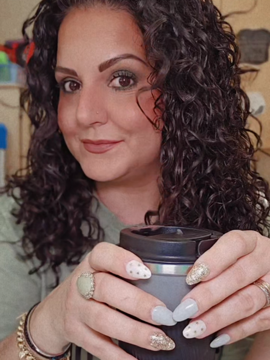 where are all my proud curly hair girlies at? #curly #curlyhairdontcare