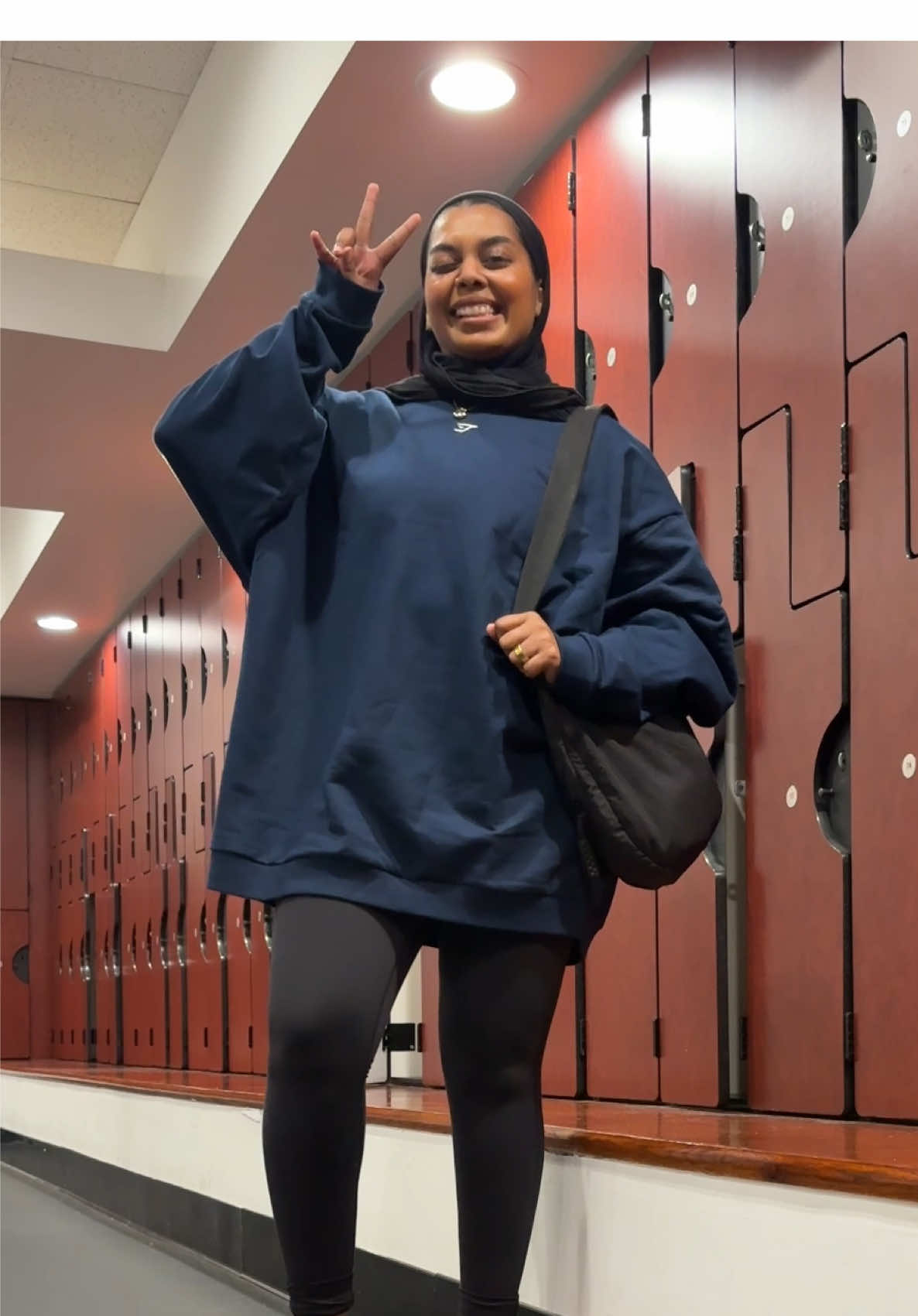 Obsessed with @Gymshark oversized sweatshirt with leggings and @LYRA Modest tie in the back hijab! Soooo good for modest gym wear #gym #gymwear #gymoutfit #modestgymfit #modestoutfits 