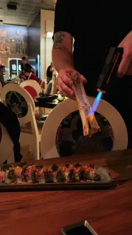 Date night energy: sushi, bone marrow, and a blow torch. Let’s eat 💣  #fyp #food #datevibes #date #sushi #goodeats 