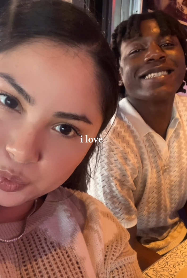 My twin my stink stink my love 🥹🩷🫶🏻 #iloveyou #fyp #vacation #southpadreisland #couple #Love #viral