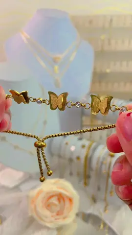 Langsung join live aku sekarang ada promo diskon ambyar khusus CO di live😱🔥#fypシ #PerhiasanTitanium #fypシ゚viral #kalungcantik #promoguncang66 #lewatberandafyp #padahariini 