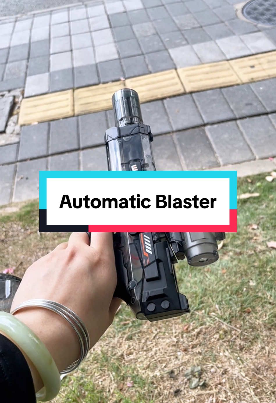 Best waterguns, Electric waterguns. Who you splashin first? 😭🙏#watergun #fun #Summer #toys #waterfight 