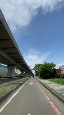 Coz ur sky☁️ #kaohsiung #taiwan #mentahanvideo #soundviral #flyover #underpass #ilovekaohsiung #industrialpark 