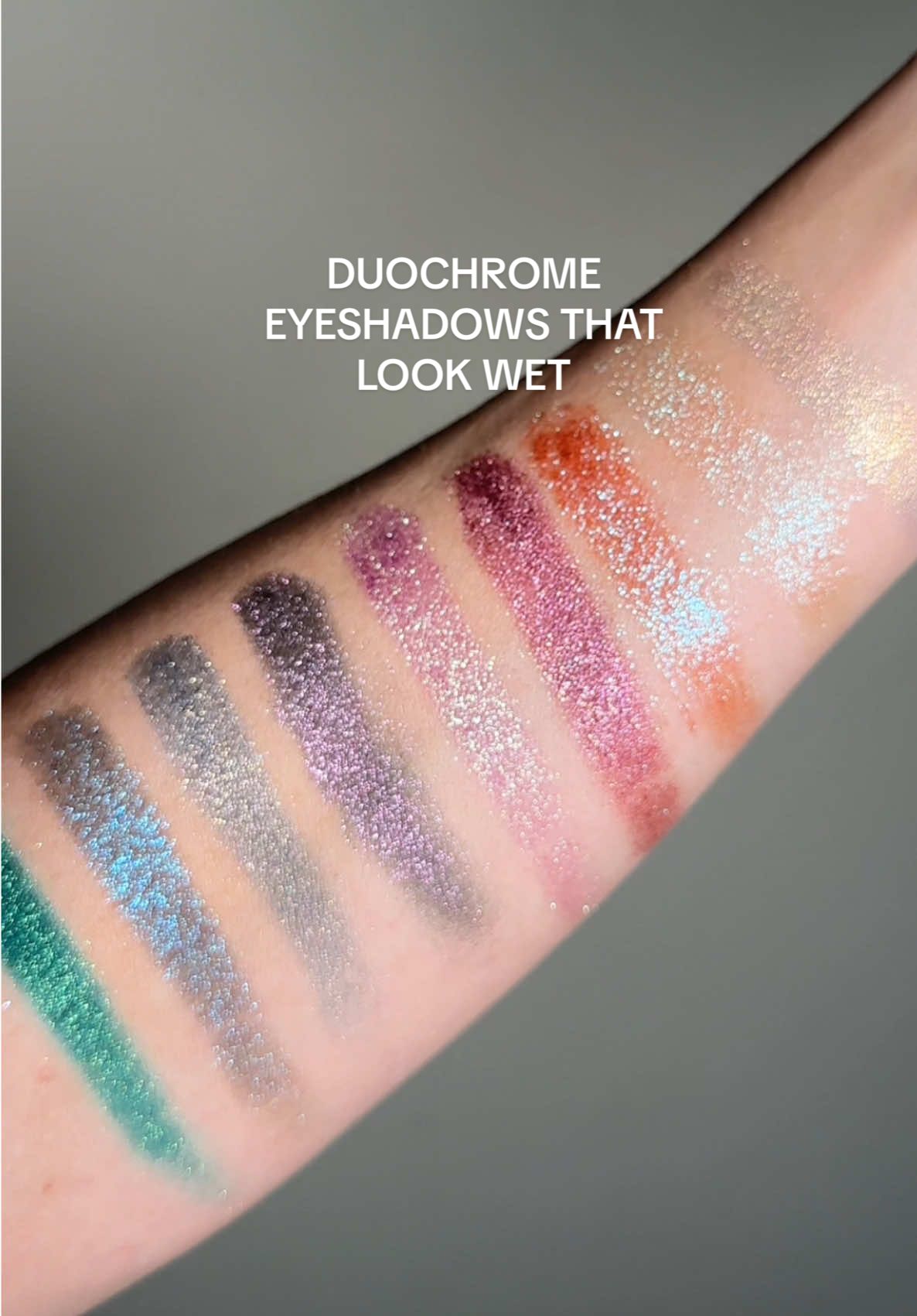 the prettiest duochrome eyeshadows that give a wet makeup look #fyp #wetmakeuplook #eyeshadowpalette #duochromemakeup #eyeshadowlook #glittereyeshadow #creatorsearchinsights @Adriana Nichole Cosmetics 