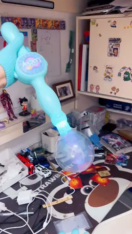 It’s a glowing smoke bubbles machine #tiktokshop #bubblemachine #bubbles #smokebubble #foryoupage❤️❤️ #kidtoy 