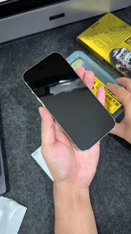 Cường Lực Có Khung Tự Dán Cho iPhone #cuongluctudan #cuongluckingkong #kinhcuongluc #cuongluciphone #congnghe #xuhuong #viral 