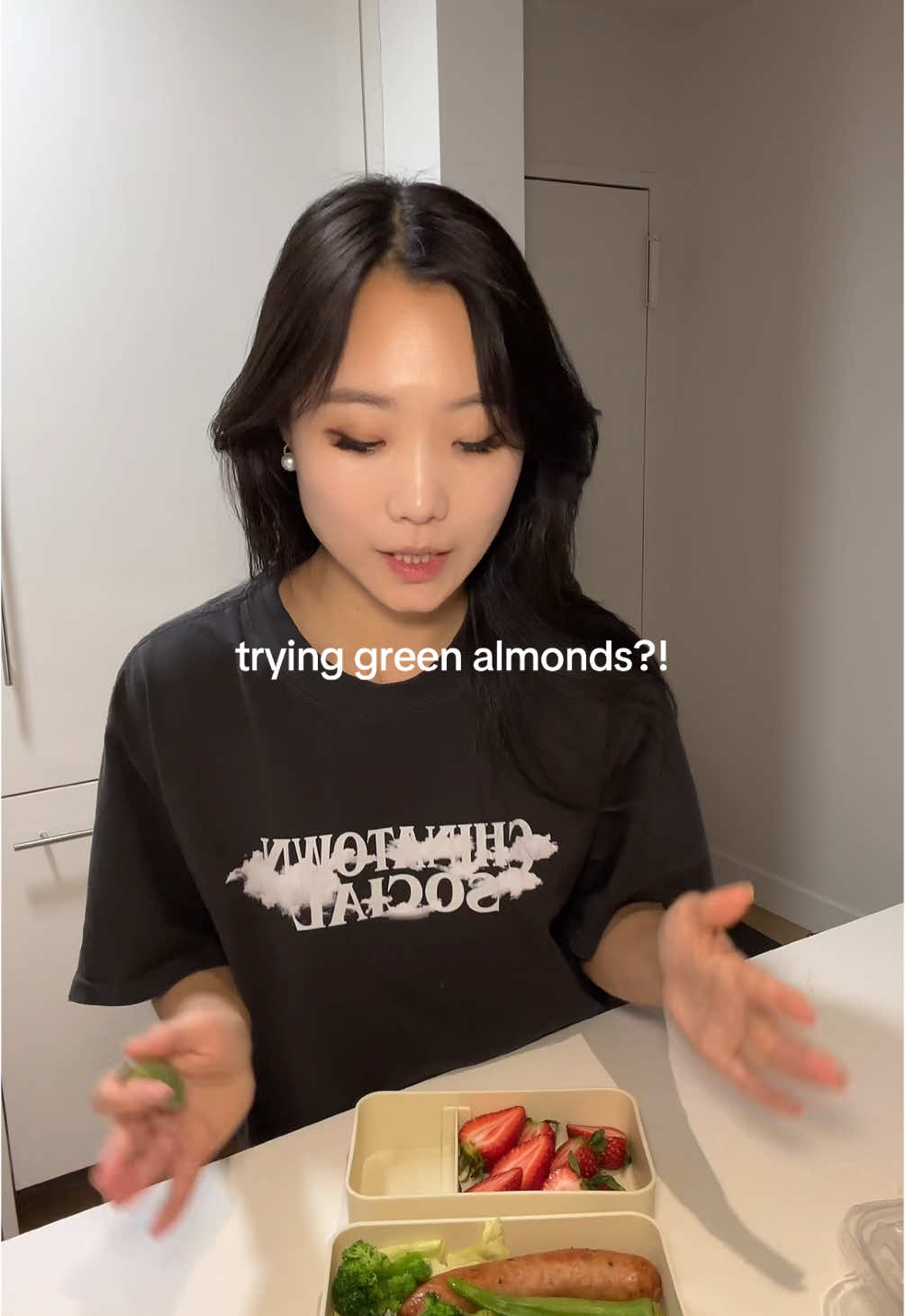 Is there a better way to eat this cuz I have a whole box left 🥲 #greenalmonds #hmart #almonds #freshgreenalmonds #greenalmondseason #packinglunch #koreatown 