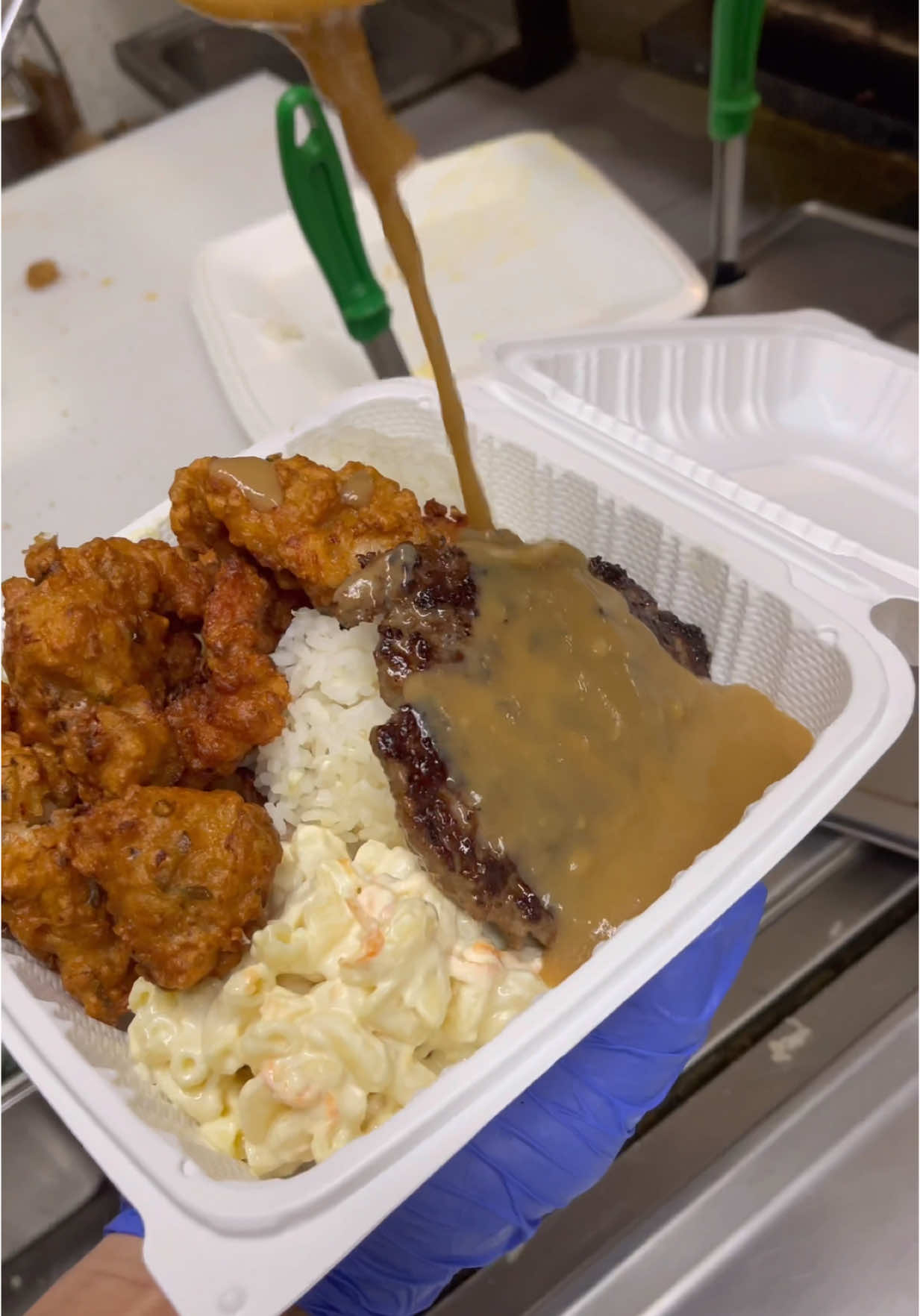 Comfort food at its finest!  #locomoco #katsuchicken #oahu #hawaii #honolulu #macsalad #whiterice  