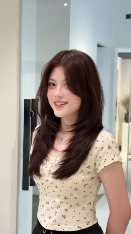 - Tóc đẹp không? - Giữ nhá!!!  #vhairstudio #kiểutócđẹp #cắt_tóc_nữ #nâuchoco #cắtlayer 