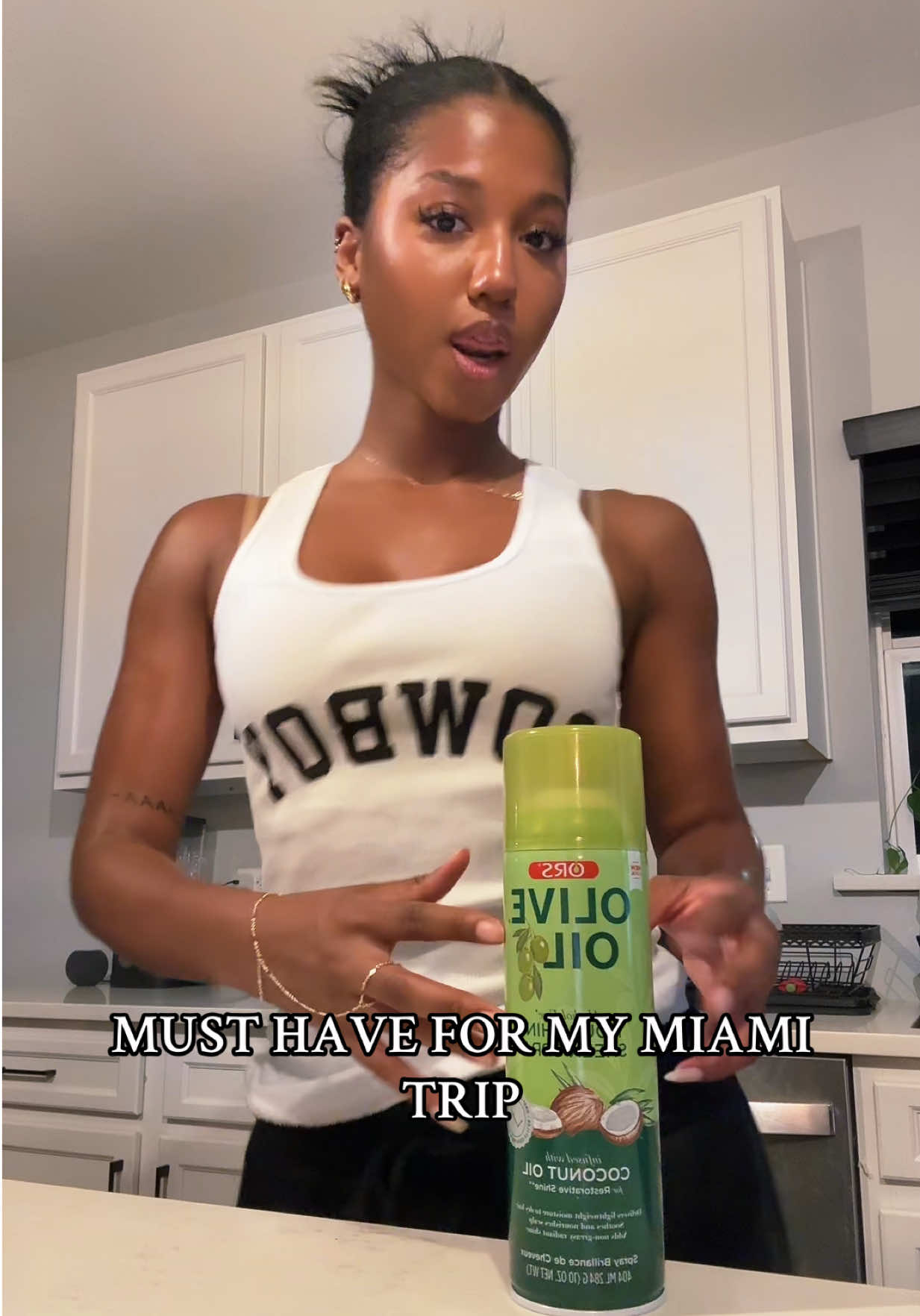 Edit: THIS IS FOR PICTURES AT NIGHT. Friend put me on to this olive oil spray for the perfect glow so I had to get some for my trip:) #glowingskin #Summer 