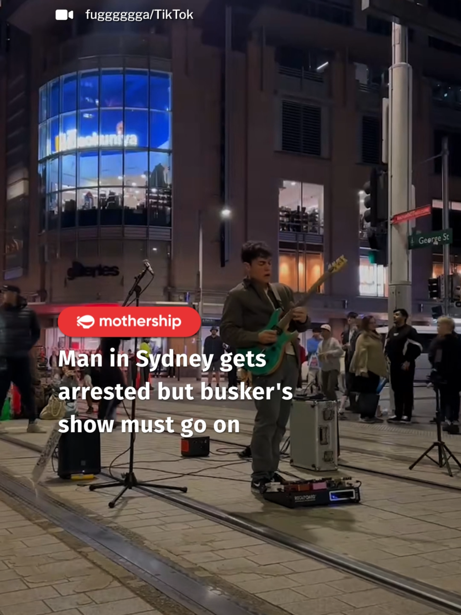not every day you witness an arrest with a soundtrack playing in the background 🎸 #sydney #busker #police #australia