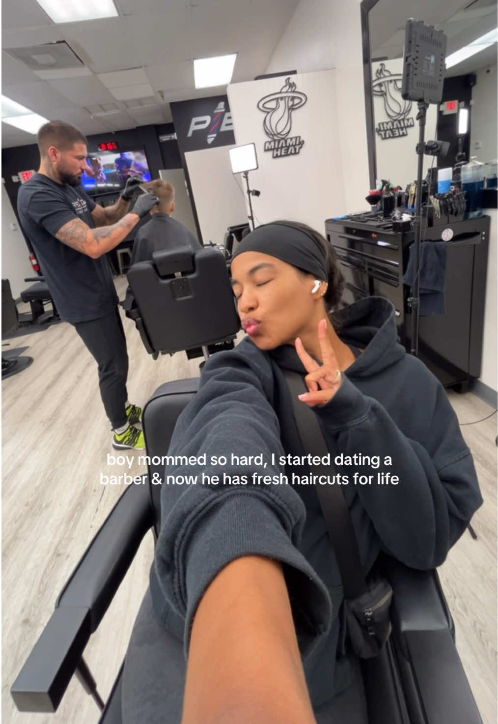 single boy mom hack #boymom #singlemom #dating #couple #Relationship #stepparents #blendedfamily #Relationship #haircut #barber #family #relatable #fyp #foryou 
