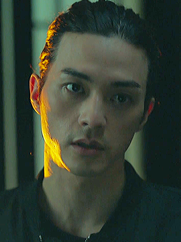 My heart belongs to Kim Ji Hoon, but Baek Hee Seung? He’s pure menace #kimjihun #kimjihoon #fyp #thehauntedpalace #kactor #kimjihoonactor #kimjihoonsing #kimjihoonsinging #actorkimjihoon #jiraishin99 #kimjihoonsinger  #kimjihoonnyanyi #flowerofevil #lovetohateyou #moneyheistkorea #kimjihoonedit 