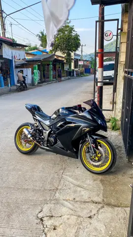 #ninja #ninja250 #ninja250fi #ninja250fiold #ninja250indonesia #blackninja #kawasaki #kawasakininja #kawasakininja250 #ninjakarbu #newninja #r25 #cbr250rr #r15v3 #cbr150r #nmax #vario 