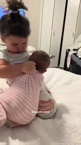 Legendary moments when kids meet newborn babies.🥰🤣#happy #funny #kid #baby #fyp #cute #tiktok #sofunny 