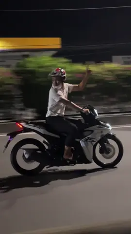 150 lên đầu 155 còn 155 xún đầu 150. Khó hiểu?