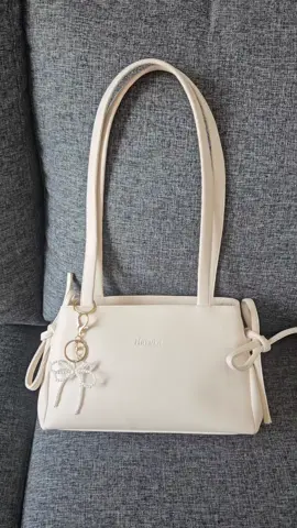 Mono shoulder bag divariasi warna krem😍 #taswanita #taselegan #taskualitaspremium #shoulderbag #belilokal #fpyシ #fyppppppppppppppppppppppp 