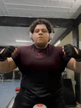 We finally got the Onyx V5 from @Gymshark ROW #onyx #onyxv5 #Fitness #davidlaid #gymshark #gymsharkonyx 