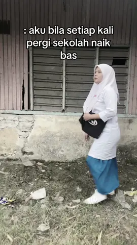 budak 80an/90an siapa pergi balik naik bas rasa dia lain mcm .. lepak kat bustop dgn geng2 naik bas berdiri kat pintu borak2 dgn driver bas kelendan dh bangga  #kontensekolah #kontensekolah90an 