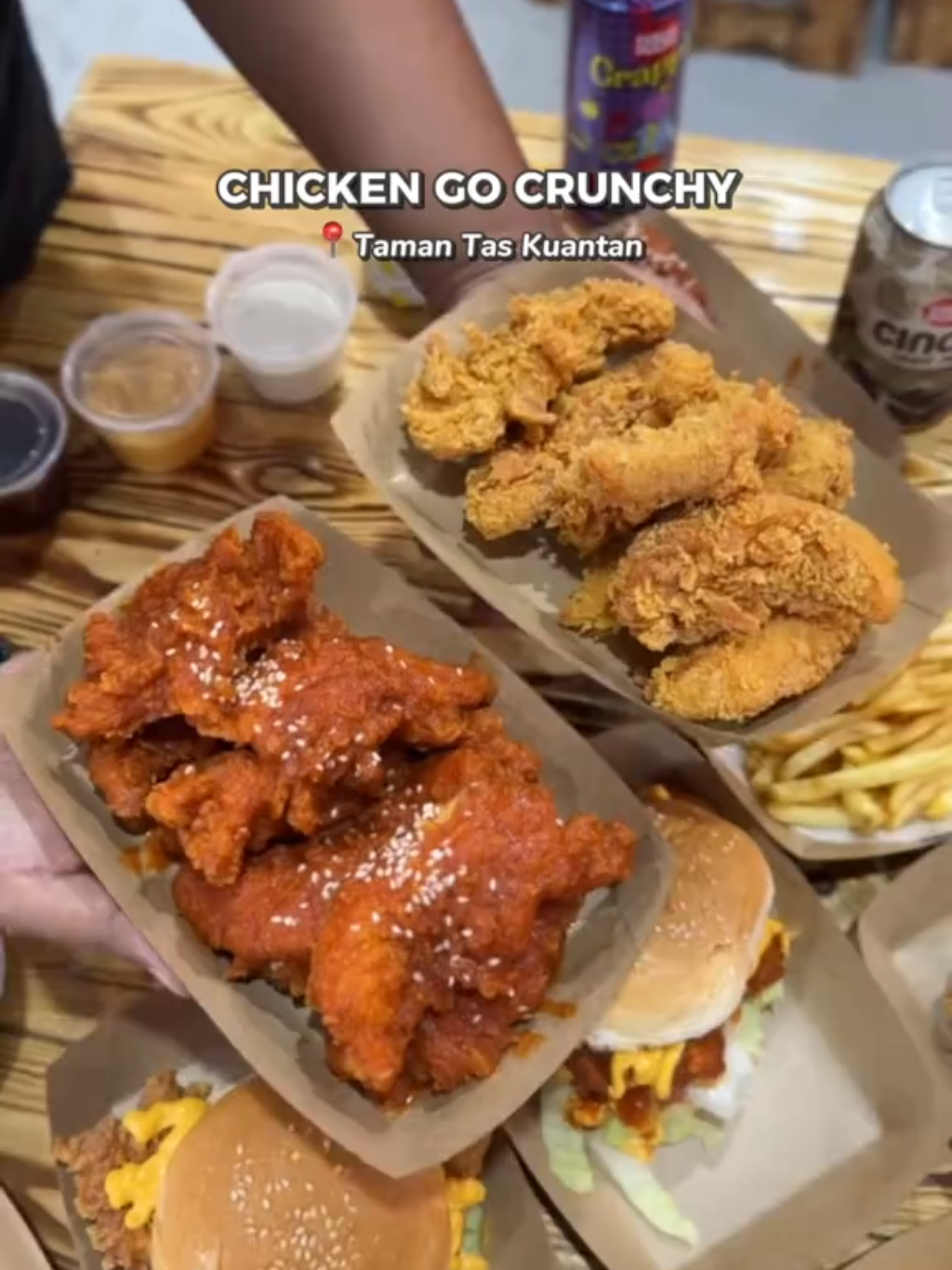 Datang singgah makan chicken tenders & burger sini memang jatuh cinta weh 🥰. Chicken Go Crunchy ni memang sedap & berbaloi dengan harga dia 🥳.  📍Chicken Go Crunchy, Taman Tas Kuantan ⏰ 3.00 pm - 10.00 pm (Jumaat Tutup) #jjcm #jjcmdphg #jjcmkuantan #jjcmpahang #chickengocrunchy #chickentender #kuantanfoodie #kuantan #pahang 