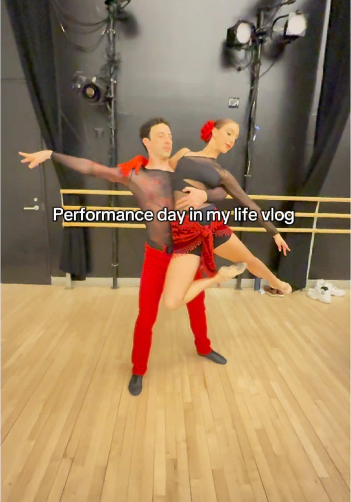 Vlog of a day in my life as a professional dancer performing on tour in NYC 🌆💃🏼❤️#tourlife #dancersoftiktok #dancetok #ballettok #balletdancers #performance #showday 