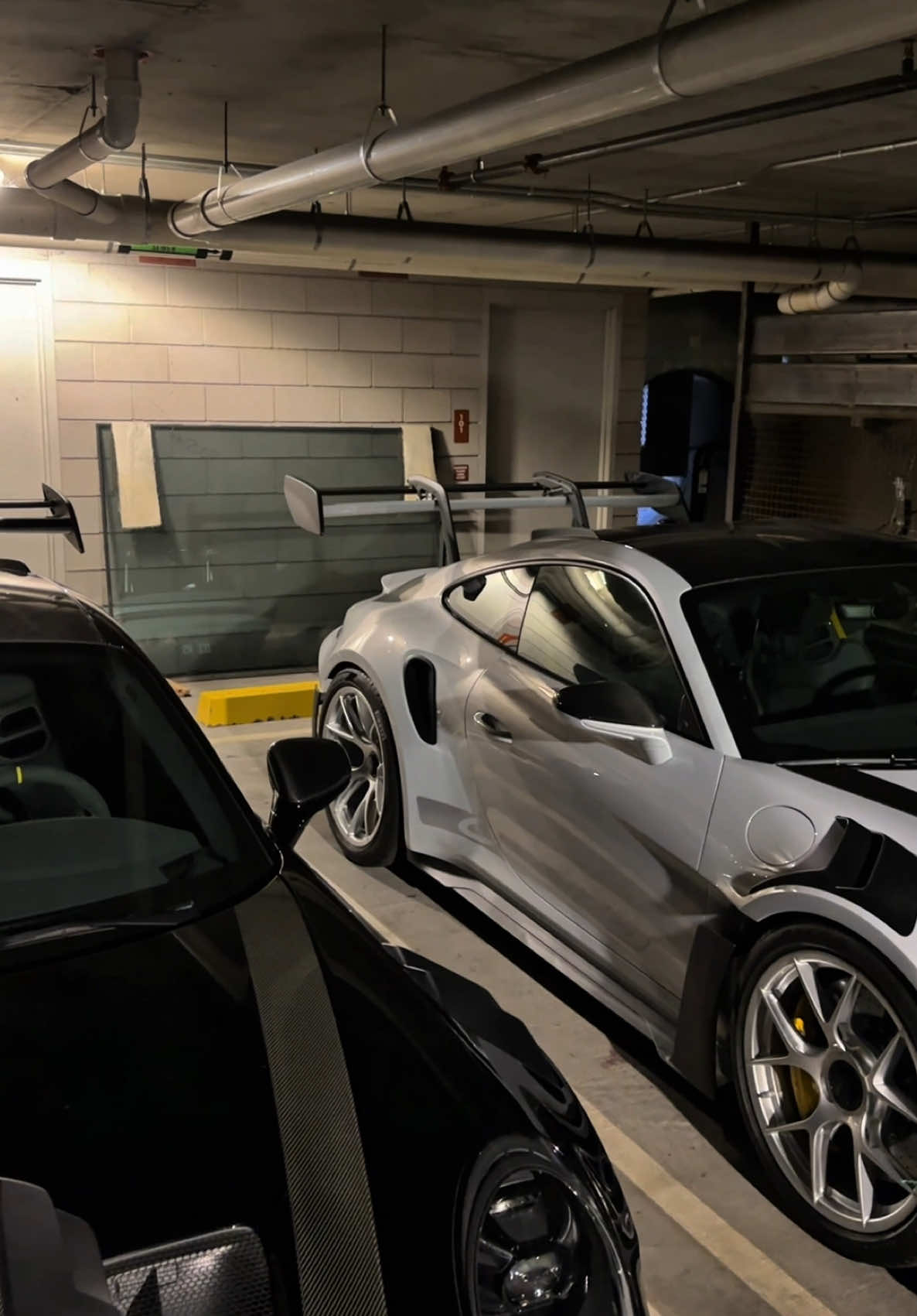 Which one are you taking ? #992gt3 #gt3 #gt3rs #porschegt3 #porsche992gt3rs #porschegt3rs 