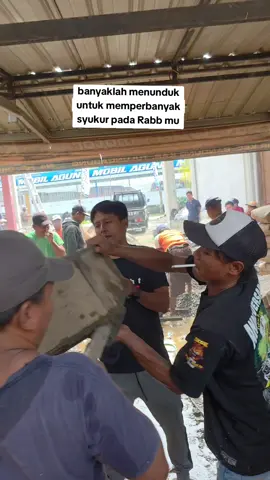 kegiatan bangun masjid di lungkungan