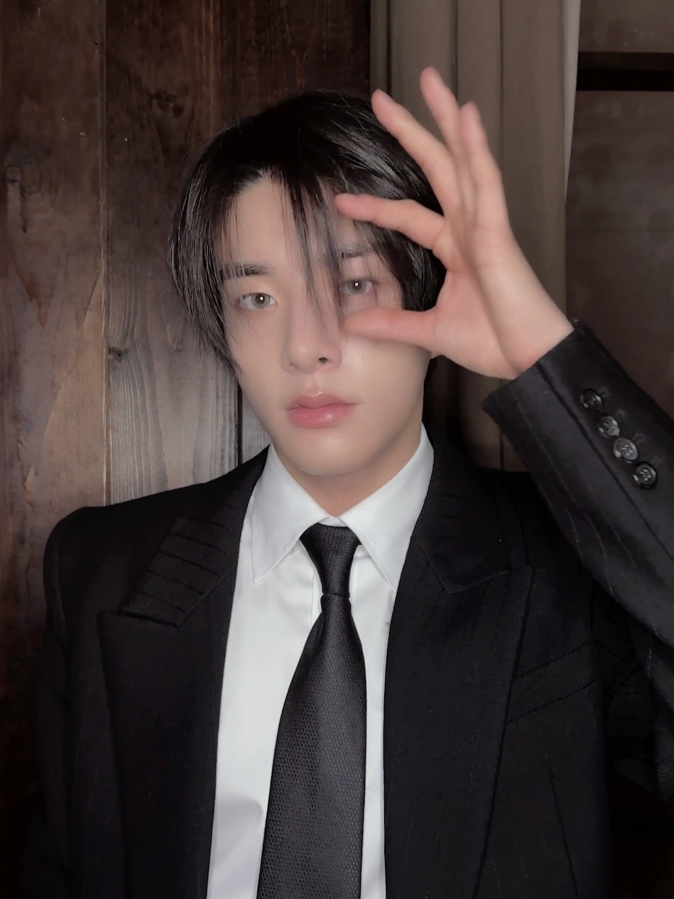 I see you 👀 #JAKE #DESIRE_UNLEASH #ENHYPEN