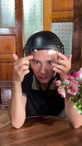 Mũ bảo hiểm VESPA DA có kính che chắn bụi , mưa không bị đọng nước