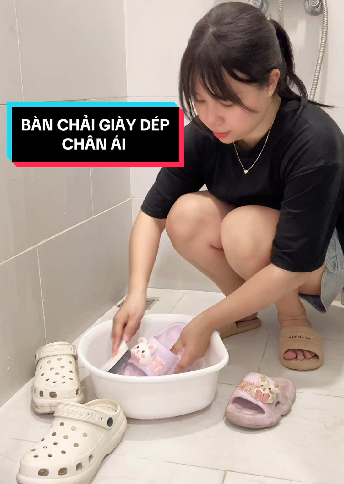 (MUA 5 TẶNG 1) Combo 5 chiếc bàn chải có tay cầm, chà vệ sinh cọ giày dép tiện lợi. #banchaigiaydep #banchai #banchaiquanao #nhacuadoisong #giadungtienich #quynhmunmun 