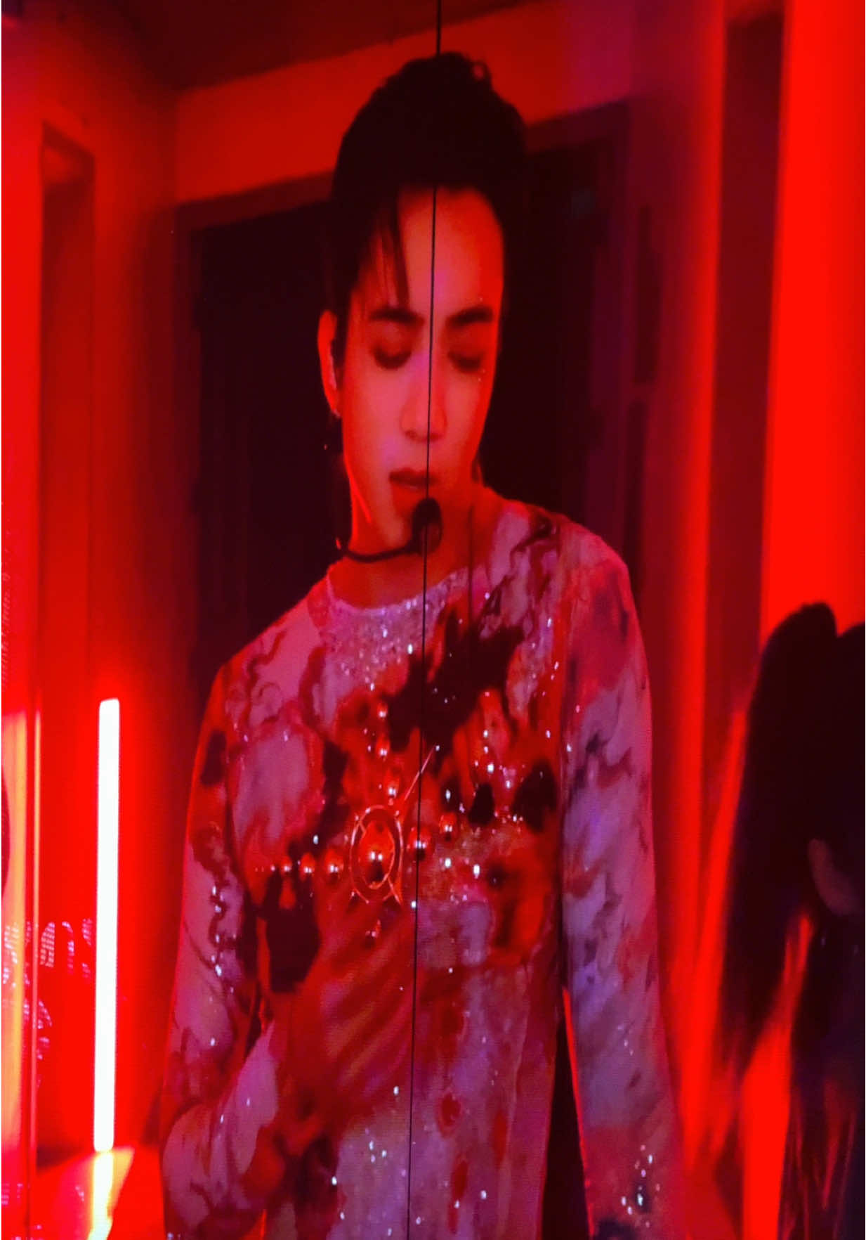 Bật Nó Lên + Lu Mờ  trời ơi nhan sắc chấn độngggggggg 😭 Day 2 tui ngồi ngay khúc mãn nhãn quáaaaaaaaaaa #SOOBINLIVECONCERT #ALLROUNDER #SOOBIN #SSLabel #KINGDOM