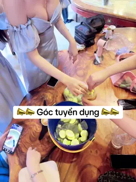 📣📣 Góc tuyển dụng 📣📣 Do tình hình khách càng ngày càng đông nên nhà hàng HÀN HUYÊN cần tuyển thêm phụ vụ ( pr ) không giới hạn. Khách sang trọng lịch sự tiền típ 500 => 1,2triệu / 1lượt. 💰 có tiền booking khi đặt bàn 👩 đồng phục o dài màu tự do 👧👧 yêu cầu ngoại hình ưa nhìn, vui vẻ biết tiếp khách là 1 ưu thế … #nhahanghanhuyen #2hobieuchanh #phuong11 #quanphunhuan #nhahang #nhahangphunhuan #hamruou #hamruouphunhuan #quannhausaigon #quannhauviewdep #tuyendung #tuyenphucvuhamruou #tuyendungvieclamtphcm 