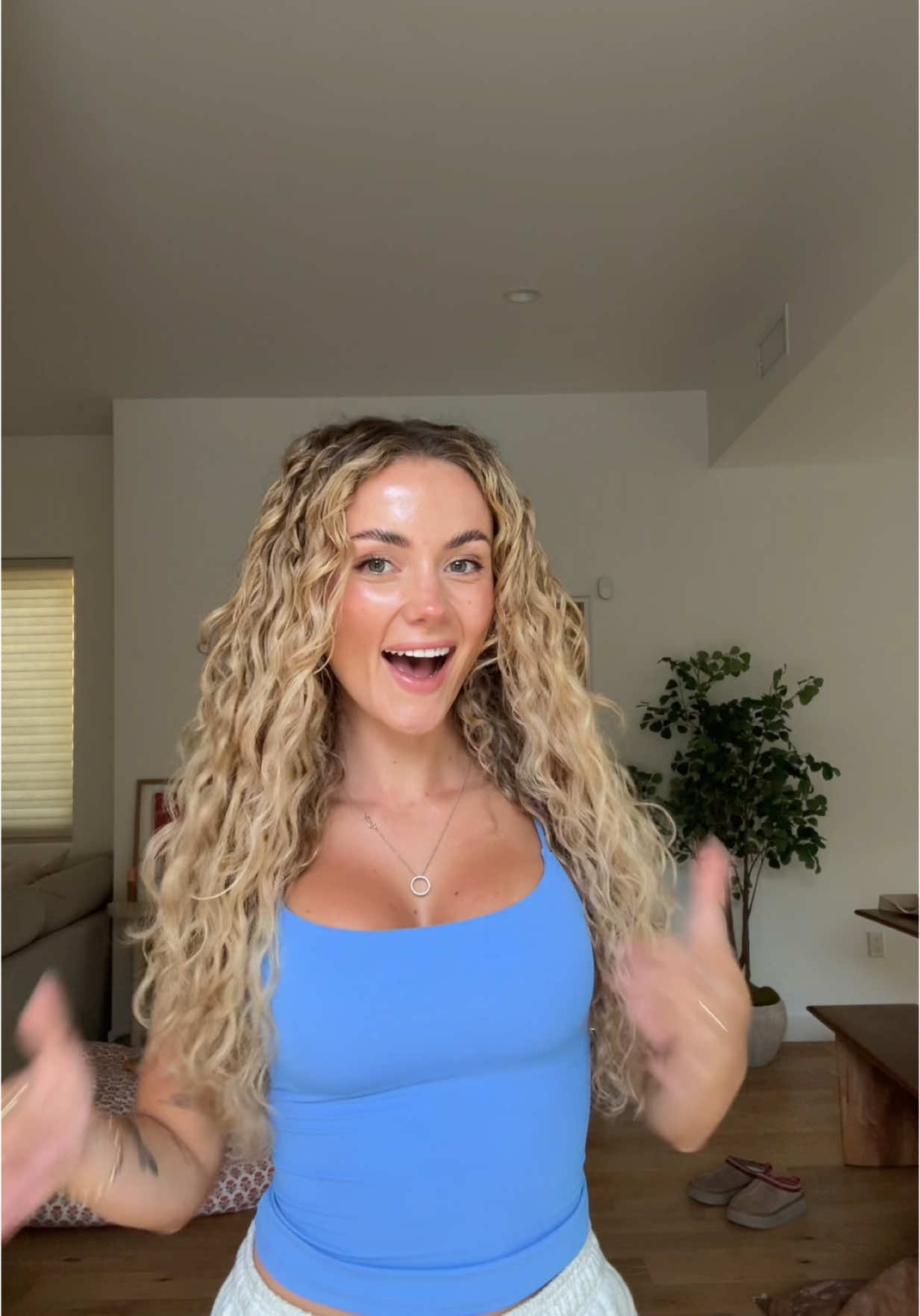 Oh she’s back 😎✌🏼 #curlyhair #curlyhairtransformation #curlyhairextensions @Lexmaster you QUEEN