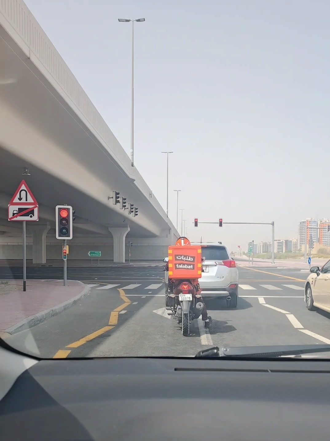 Learn Chinese Waiting for the traffic light#LearnChinese #creatorsearchinsights 