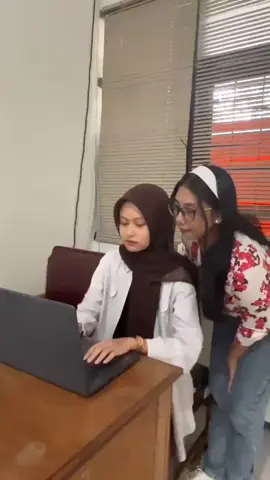 [Pengurus Himpunan Mahasiswa Sosiologi 2025] 📆 Rabu, 28 mei 2025  HALO MAHASISWA BARU!!  CALON SOSIOLOGI MUDA!!!   Selamat datang!! Selamat bergabung di keluarga besar program studi sosiologi FISIP UNEJ. Sambut hangat dan bahagia dari kami, untuk adik-adik mahasiswa baru sosiologi FISIP UNEJ. Kami tunggu kehadiran kalian di kampus tercinta kami. Semoga ini adalah langkah awal kalian untuk meraih cita-cita kalian di masa depan yang diharap dapat bermanfaat bagi diri dan lingkungan sekitar kalian🧡🙌🏿 Hidup Mahasiswa!! Hidup Rakyat Indonesia!! 📌 Media Sosial Kami :      •  Instagram: @himasosiologiunej     •      •  Email: himasosiologi2020@gmail.com      • Tiktok : himasosunej 📞Contact Person: Ayi: +62 857-8480-7161 Yasin: +62 858-5277-9609 #Himasosiologi2025 #KabinetDialogia #sosiologiunej #FISIPUNEJ