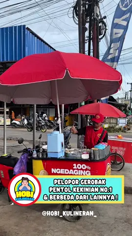 Nemu Gerobak Pentol Kekinian Harganya mulai 1K Aja Di @ngedagingyuk.id !  . Pelopor gerobak pentol No.1 & berbeda dari yang lainnya ! Varian pentolnya macem” ada pentol polos daging , pentol urat , pentol puyuh , pentol daging cincang , pentol mercon , pentol keju & pentol coklat . . Lokasinya ada di beberapa titik di Banjarbaru & Martapura ! Bisa kalian cek langsung Instagram atau tonton video ini sampai habis ! . 💰 mulai 1K . 📌 @ngedagingyuk.id  Buka 16.00 - 22.30 Wita . 📍Pasar depan gapura perumahan seribu martapura 📍Banjarbaru - Martapura ( Cek Instagramnya ) . #hobikulineran #CapCut 
